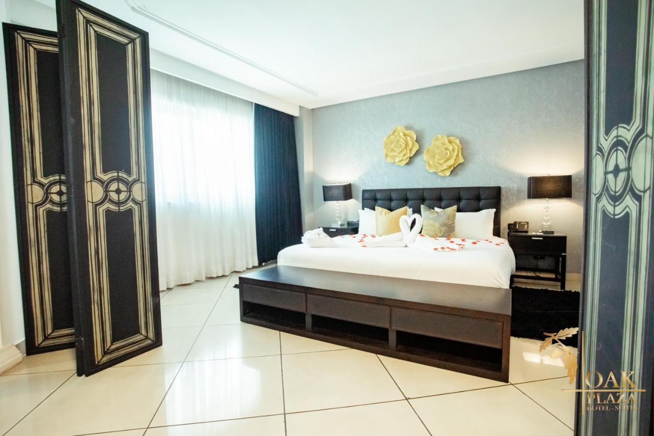 Oak Plaza Hotels East Airport Аккра Экстерьер фото