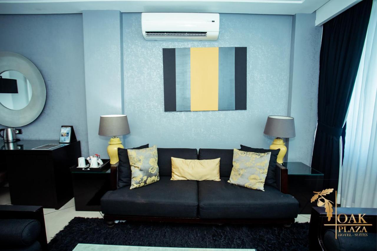 Oak Plaza Hotels East Airport Аккра Экстерьер фото