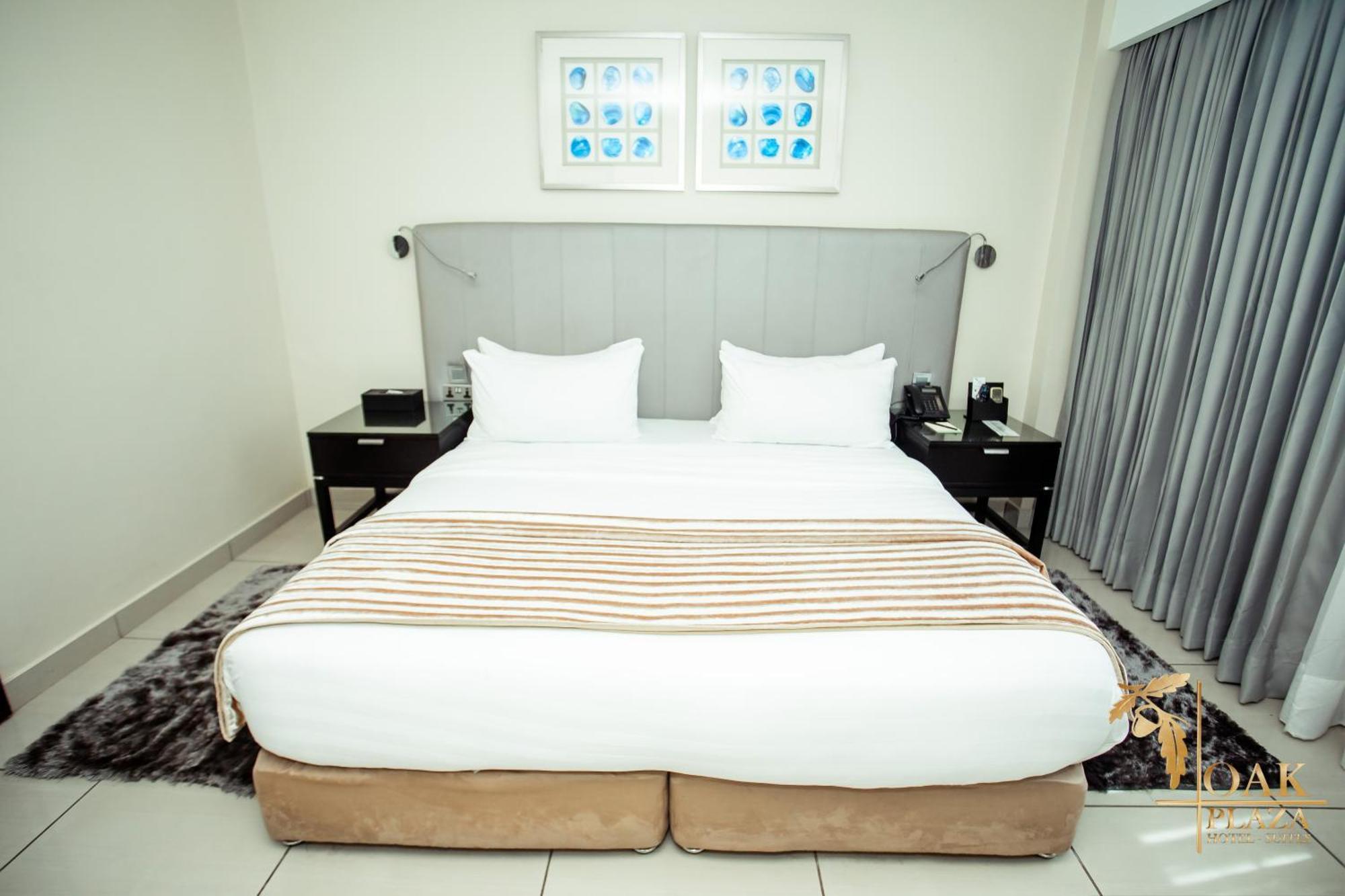 Oak Plaza Hotels East Airport Аккра Экстерьер фото