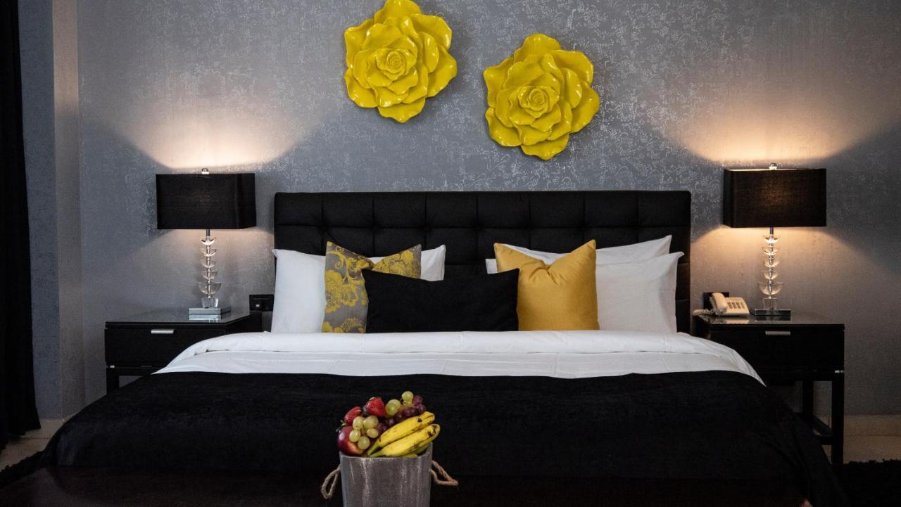 Oak Plaza Hotels East Airport Аккра Экстерьер фото
