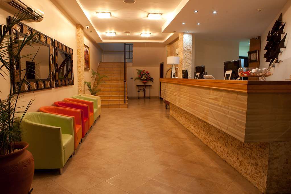 Oak Plaza Hotels East Airport Аккра Интерьер фото